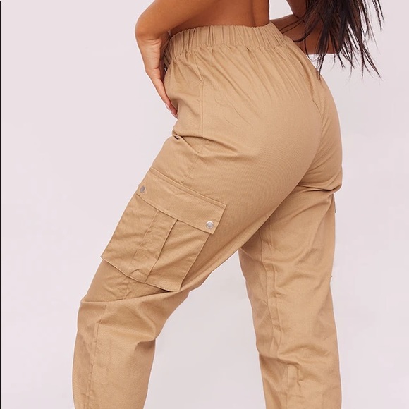 Pretty Little Thing Petite Stone Pocket Detail Cargo Pants - Picture 4 of 5